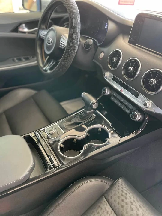 2018 Kia Stinger - Image 9 of 12