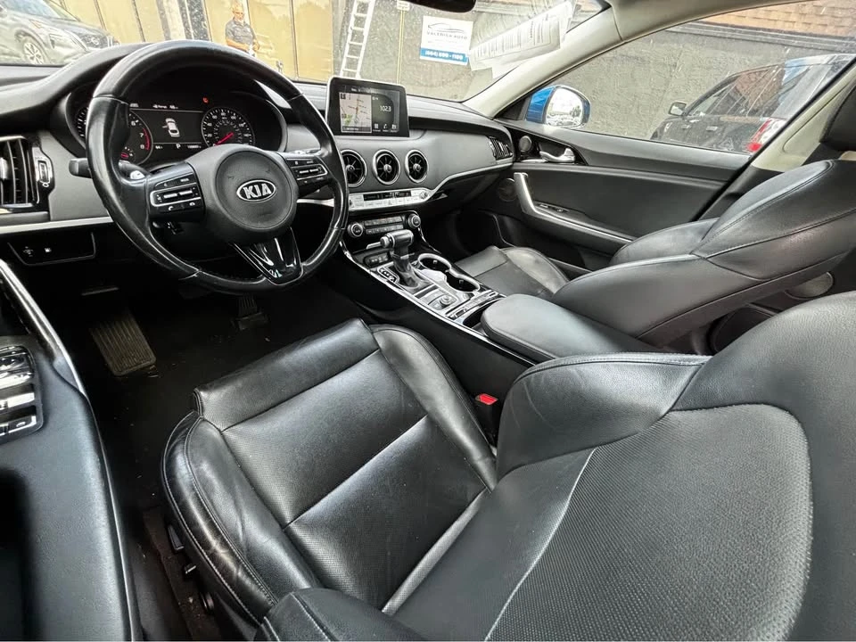 2018 Kia Stinger - Image 8 of 12