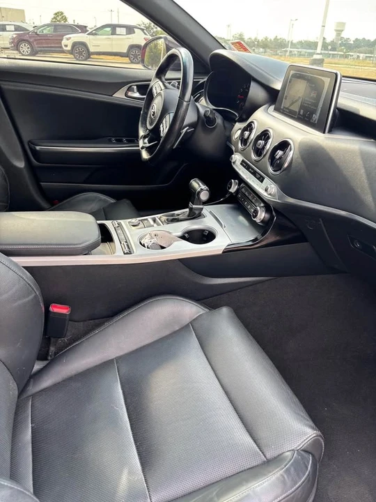 2018 Kia Stinger - Image 6 of 13