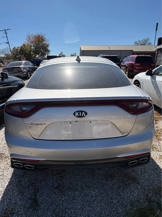 2018 Kia Stinger - Image 3 of 4