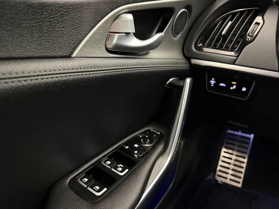 2018 Kia Stinger - Image 14 of 20