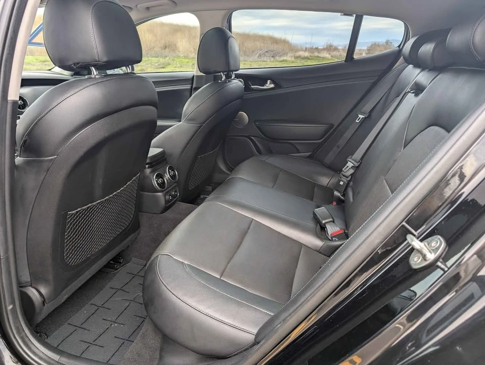 2018 Kia Stinger - Image 8 of 10