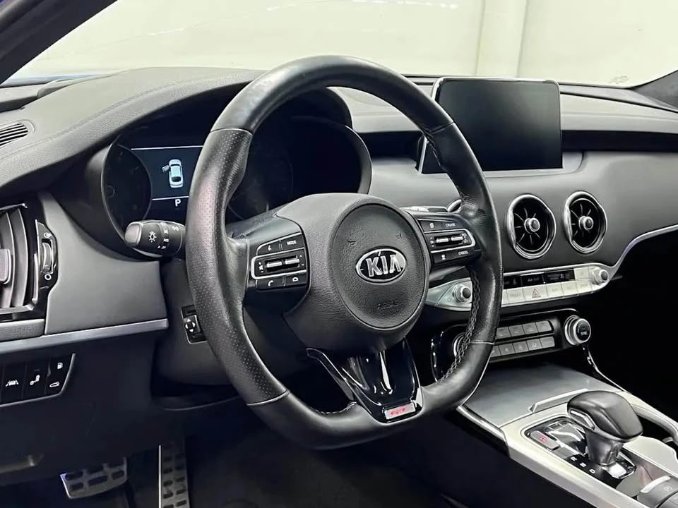 2018 Kia Stinger - Image 4 of 10