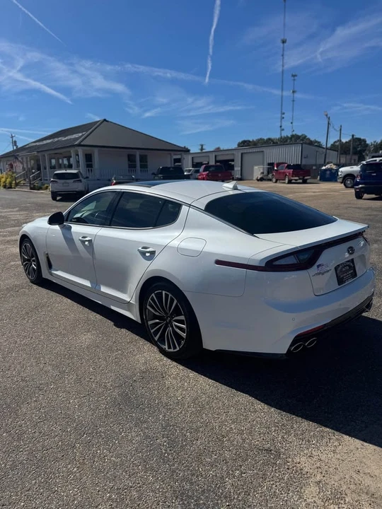 2018 Kia Stinger - Image 8 of 11