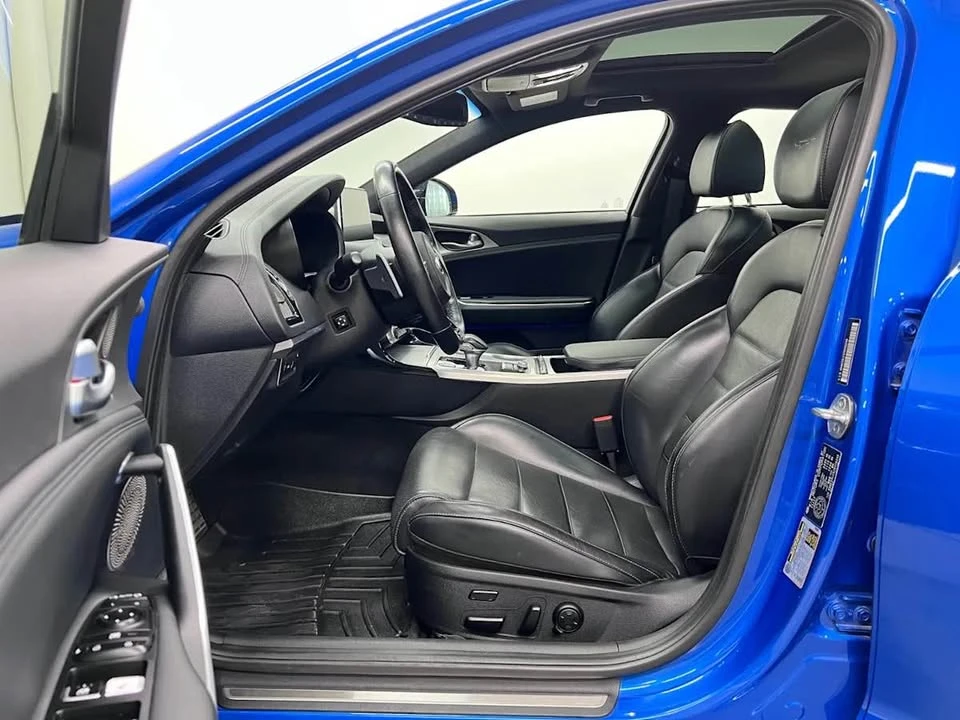 2018 Kia Stinger - Image 3 of 10