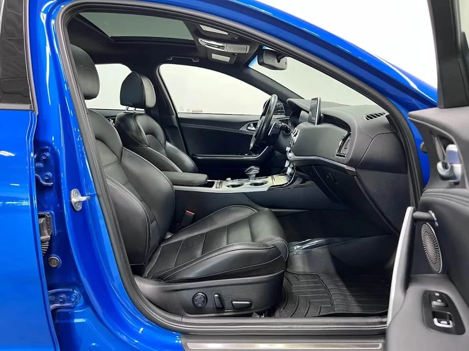 2018 Kia Stinger - Image 9 of 10