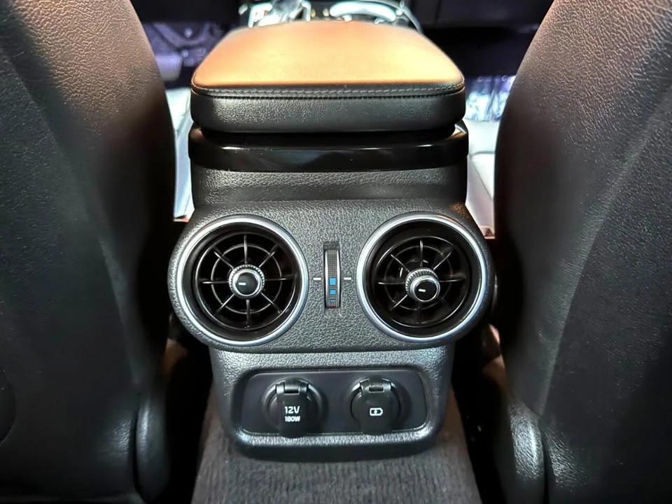 2018 Kia Stinger - Image 18 of 20