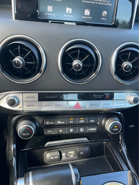 2018 Kia Stinger - Image 9 of 13