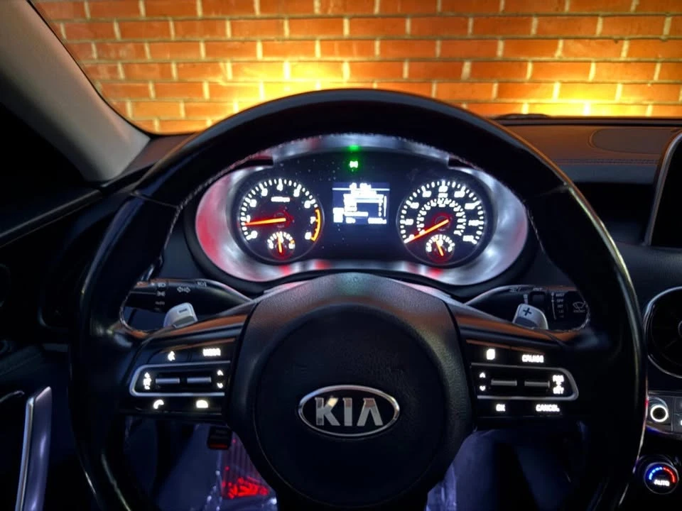 2018 Kia Stinger - Image 11 of 20
