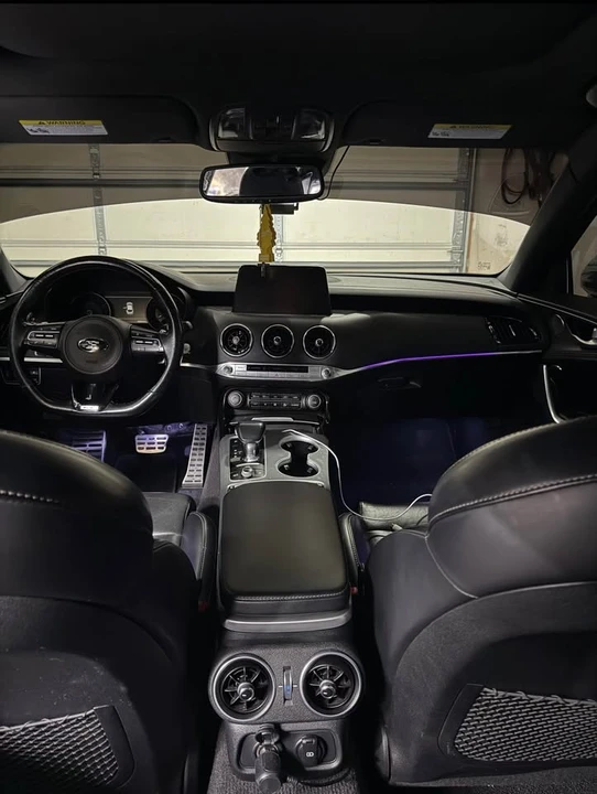 2018 Kia Stinger - Image 11 of 14
