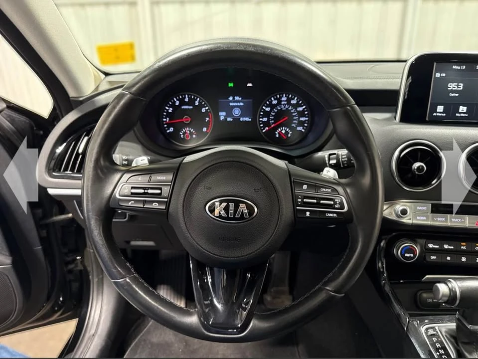 2018 Kia Stinger - Image 2 of 3