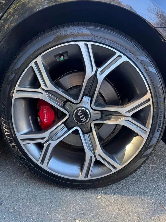 2018 Kia Stinger - Image 16 of 19