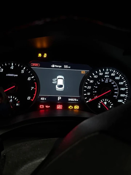 2018 Kia Stinger - Image 8 of 12