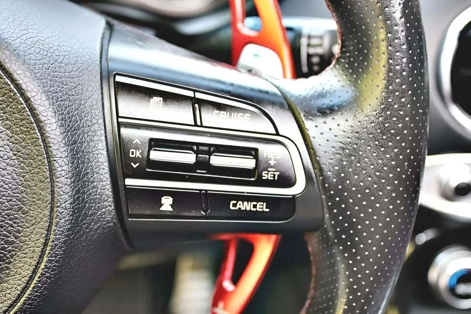 2018 Kia Stinger - Image 16 of 18