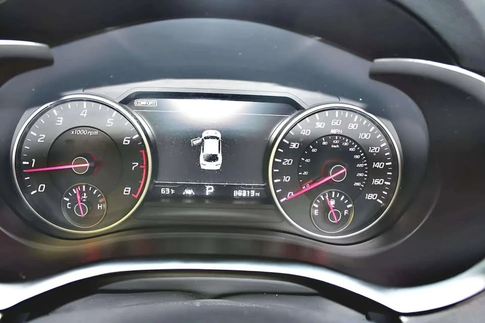 2018 Kia Stinger - Image 14 of 18
