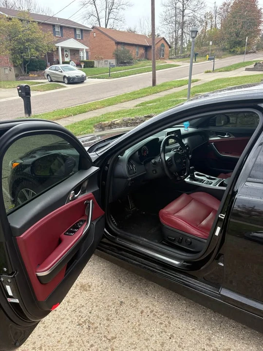 2018 Kia Stinger - Image 9 of 11