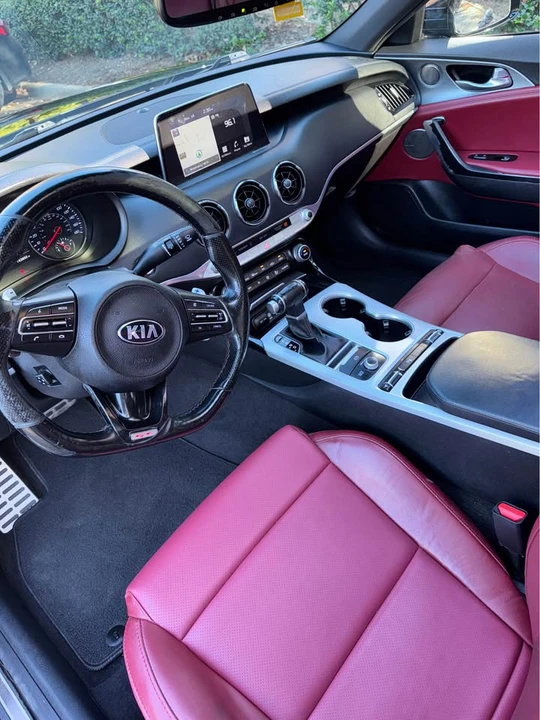2018 Kia Stinger - Image 12 of 19