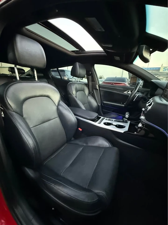 2018 Kia Stinger - Image 7 of 15