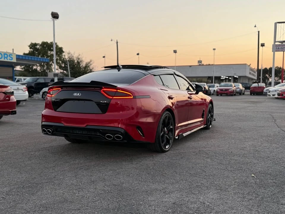 2018 Kia Stinger - Image 2 of 15