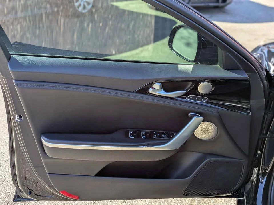 2018 Kia Stinger - Image 7 of 14