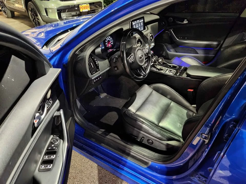 2018 Kia Stinger - Image 10 of 12