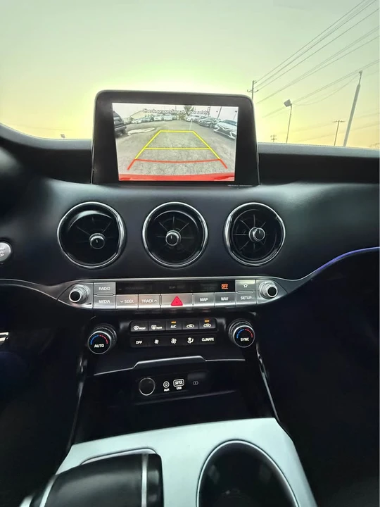 2018 Kia Stinger - Image 9 of 15