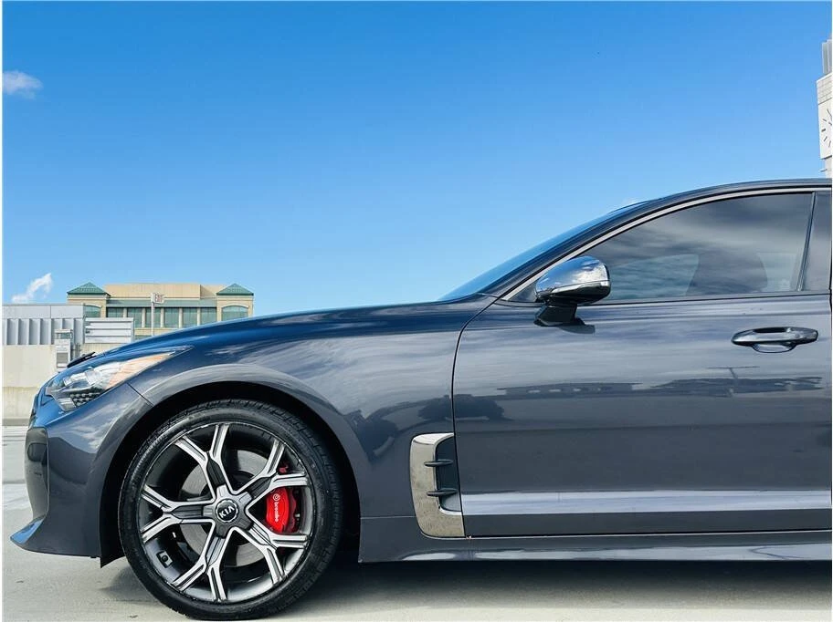 2018 Kia Stinger - Image 10 of 20