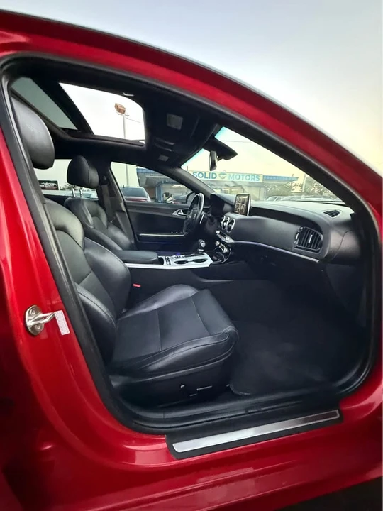 2018 Kia Stinger - Image 6 of 15