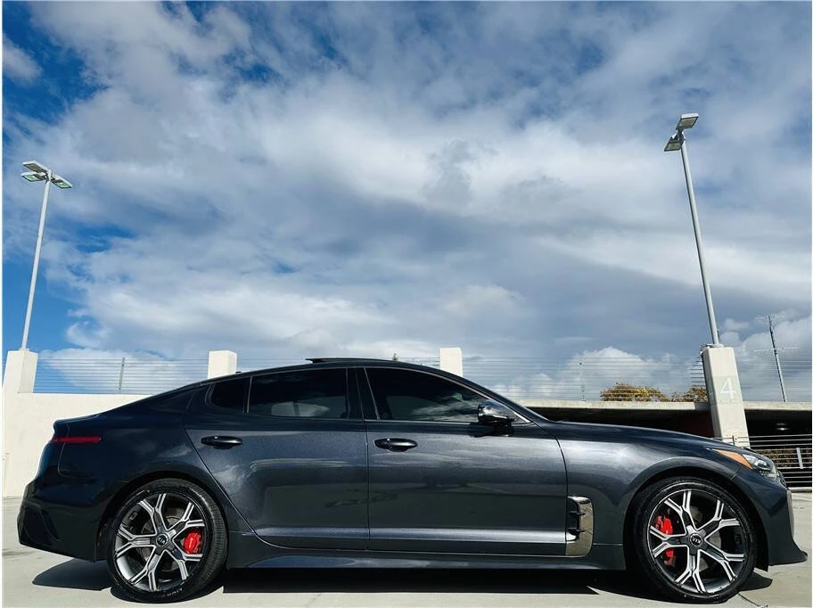 2018 Kia Stinger - Image 12 of 20