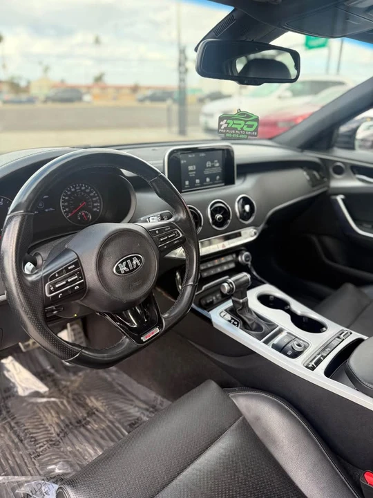 2018 Kia Stinger - Image 8 of 11