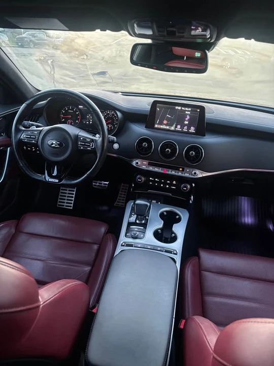 2018 Kia Stinger - Image 6 of 9