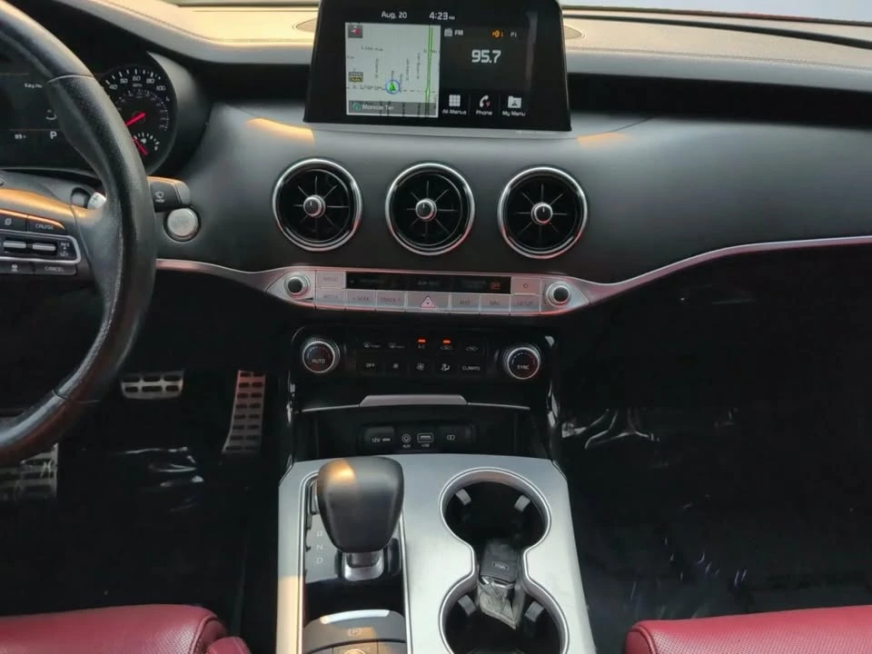 2018 Kia Stinger - Image 10 of 14