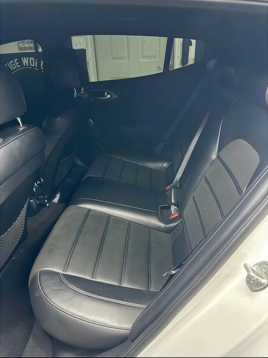 2018 Kia Stinger - Image 11 of 17