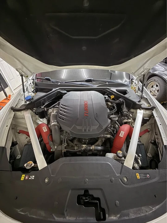 2018 Kia Stinger - Image 14 of 17