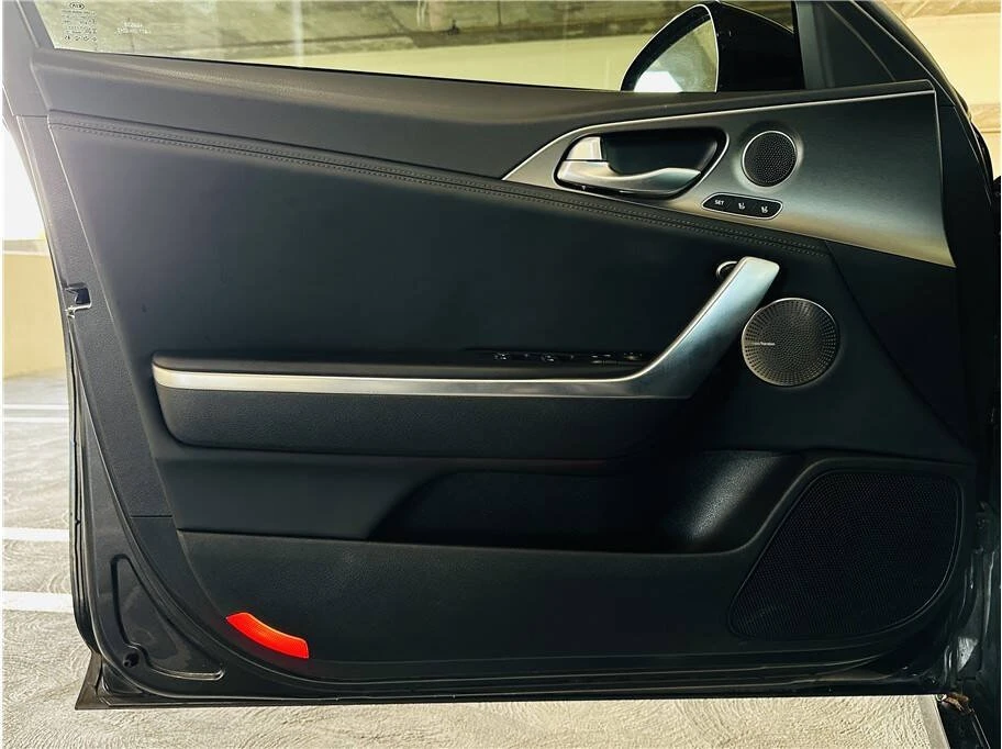 2018 Kia Stinger - Image 17 of 20