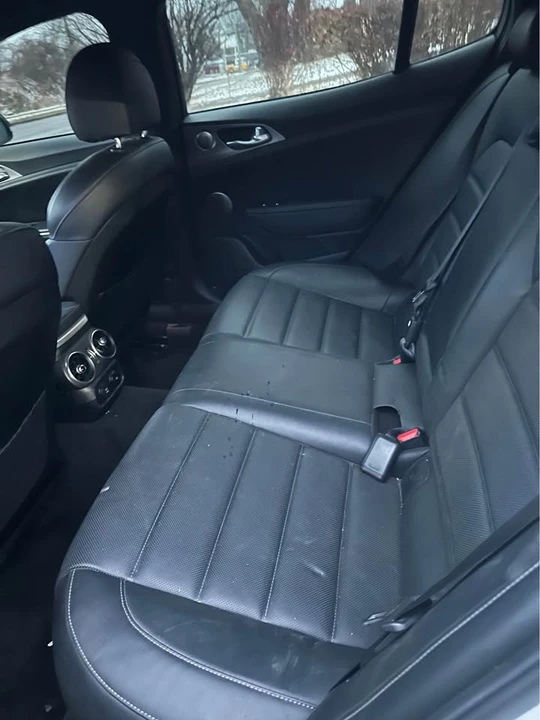 2018 Kia Stinger - Image 18 of 19