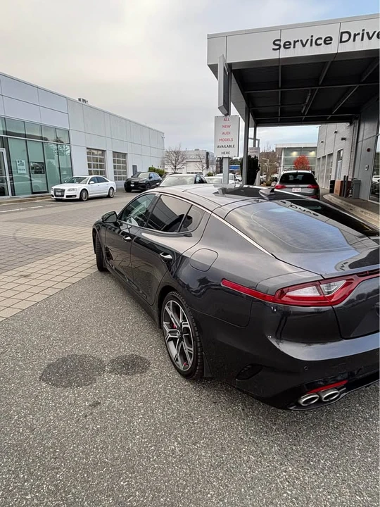 2018 Kia Stinger - Image 3 of 7