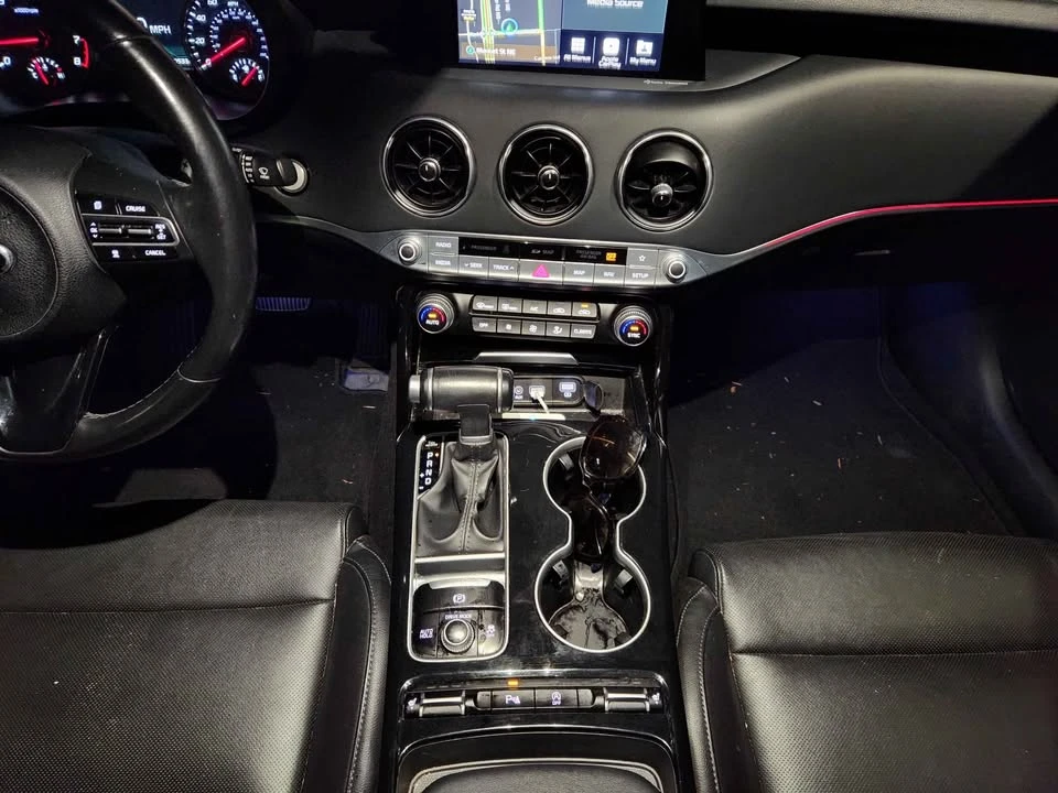 2018 Kia Stinger - Image 8 of 12