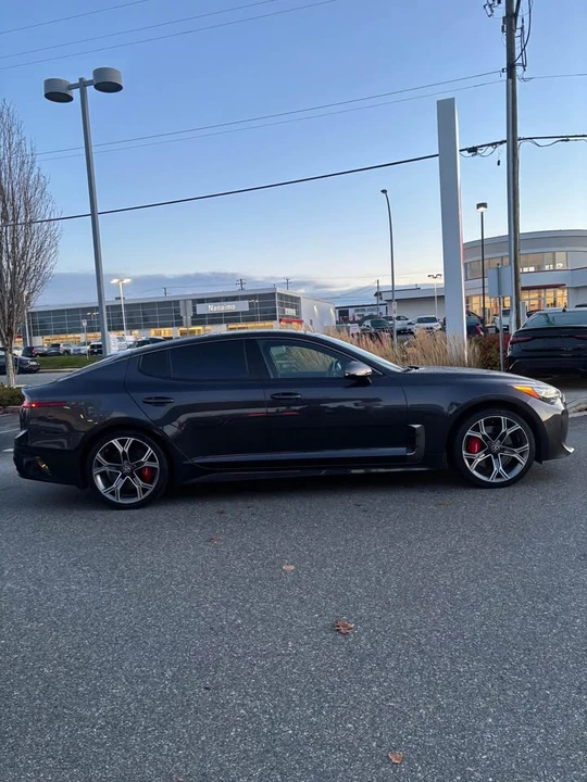 2018 Kia Stinger - Image 3 of 9