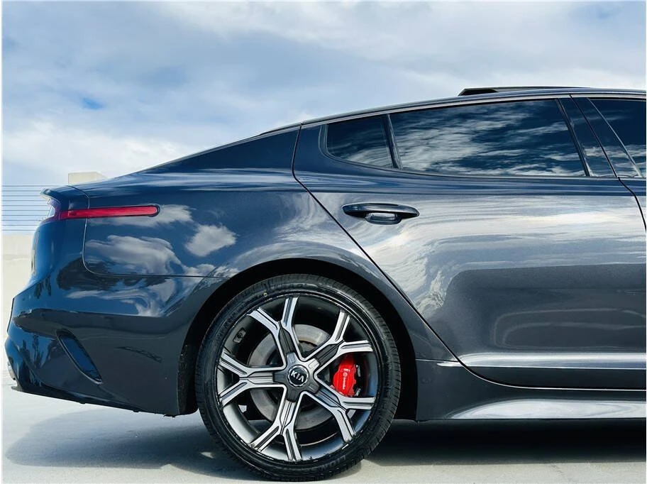 2018 Kia Stinger - Image 14 of 20