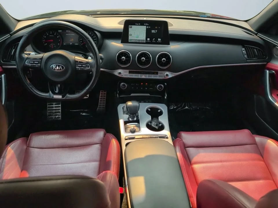 2018 Kia Stinger - Image 9 of 14