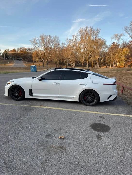 2018 Kia Stinger - Image 3 of 17