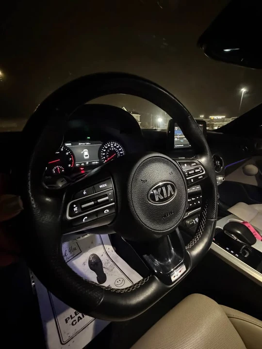 2018 Kia Stinger - Image 5 of 15