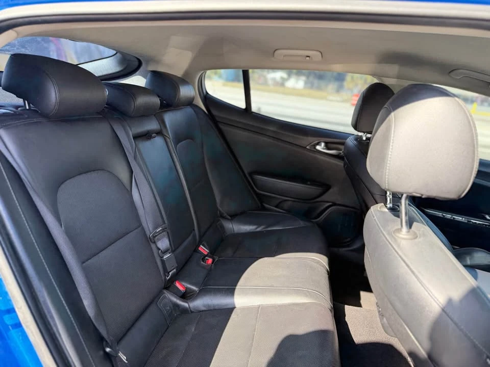 2018 Kia Stinger - Image 18 of 20