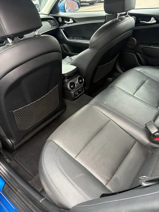 2018 Kia Stinger - Image 6 of 9