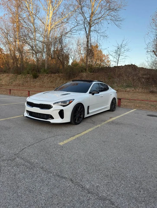 2018 Kia Stinger - Image 9 of 17