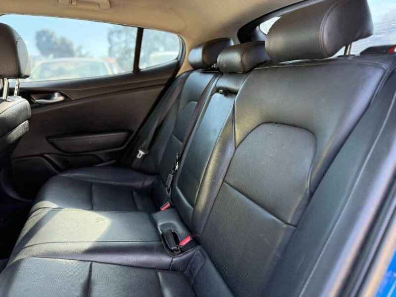 2018 Kia Stinger - Image 16 of 18