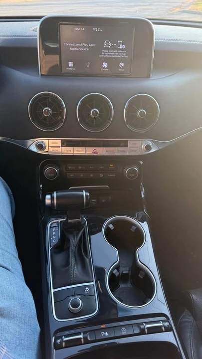 2018 Kia Stinger - Image 13 of 19