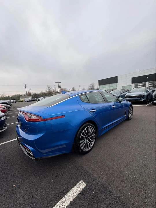 2018 Kia Stinger - Image 3 of 9