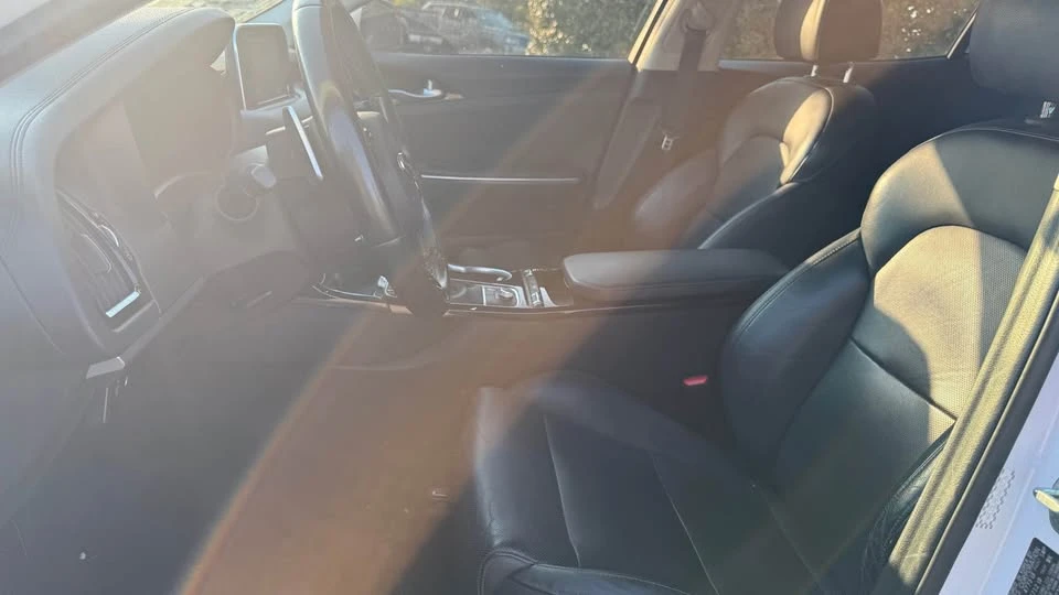 2018 Kia Stinger - Image 8 of 19